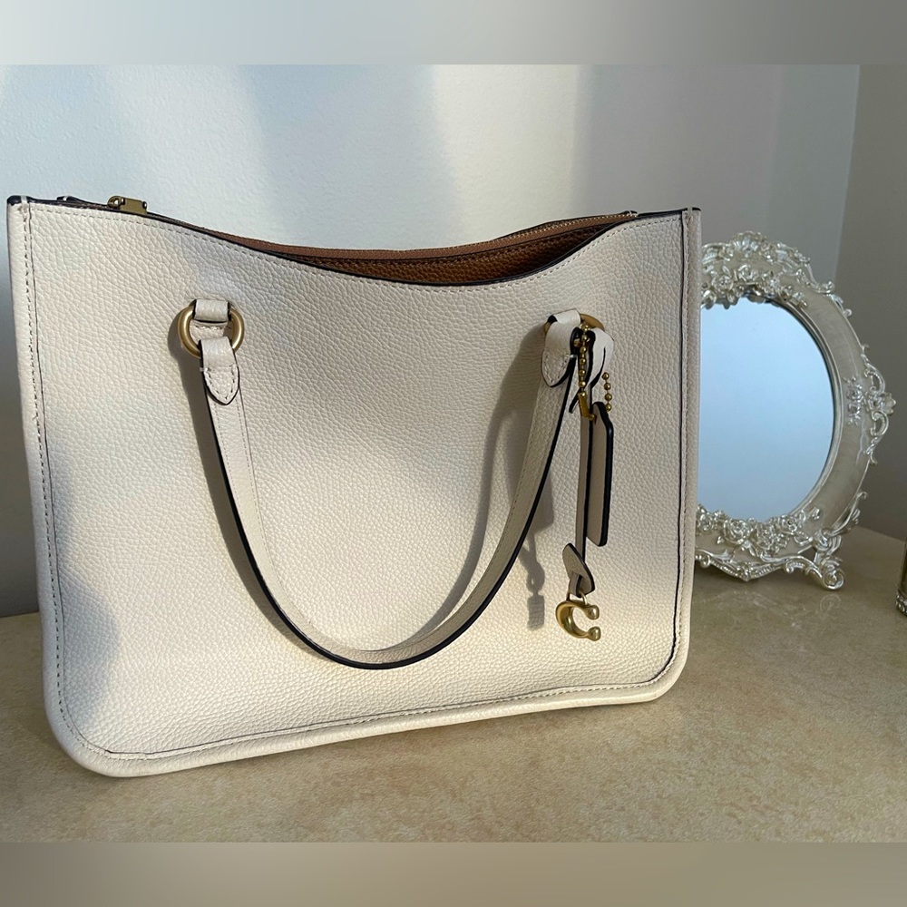 Coach Purse 🤍